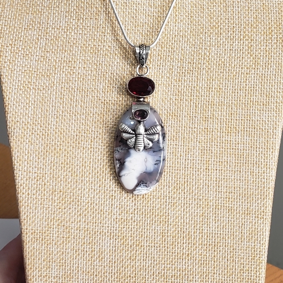 Garnet necklace, 925 silver dendrite opal garnet butterfly bee pendant necklace - Picture 4 of 14